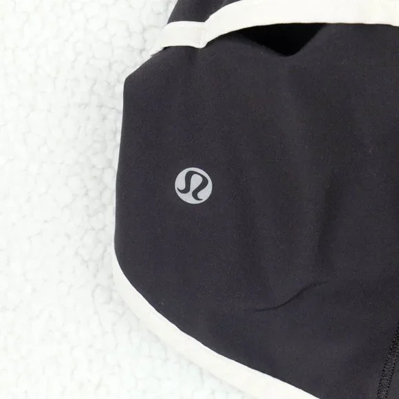 Lululemon Short Shorts Womens 4 Black White Geometric Athleisure Athletic - Picture 5 of 9